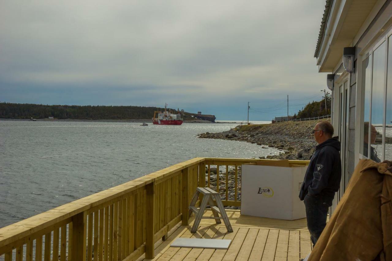 A Wave From It All Port Saunders Extérieur photo